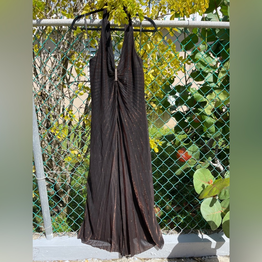 🛍 Evening Dress| Used
$25.00 | Size 12

DM for more info 📩